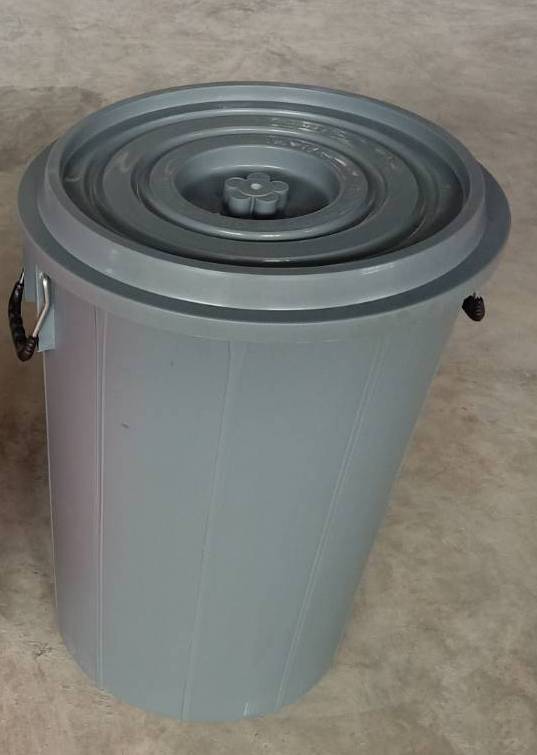 10A02202K 80L bucket with cover, fire retardant (80升 圓形有蓋垃圾桶 阻燃物料)